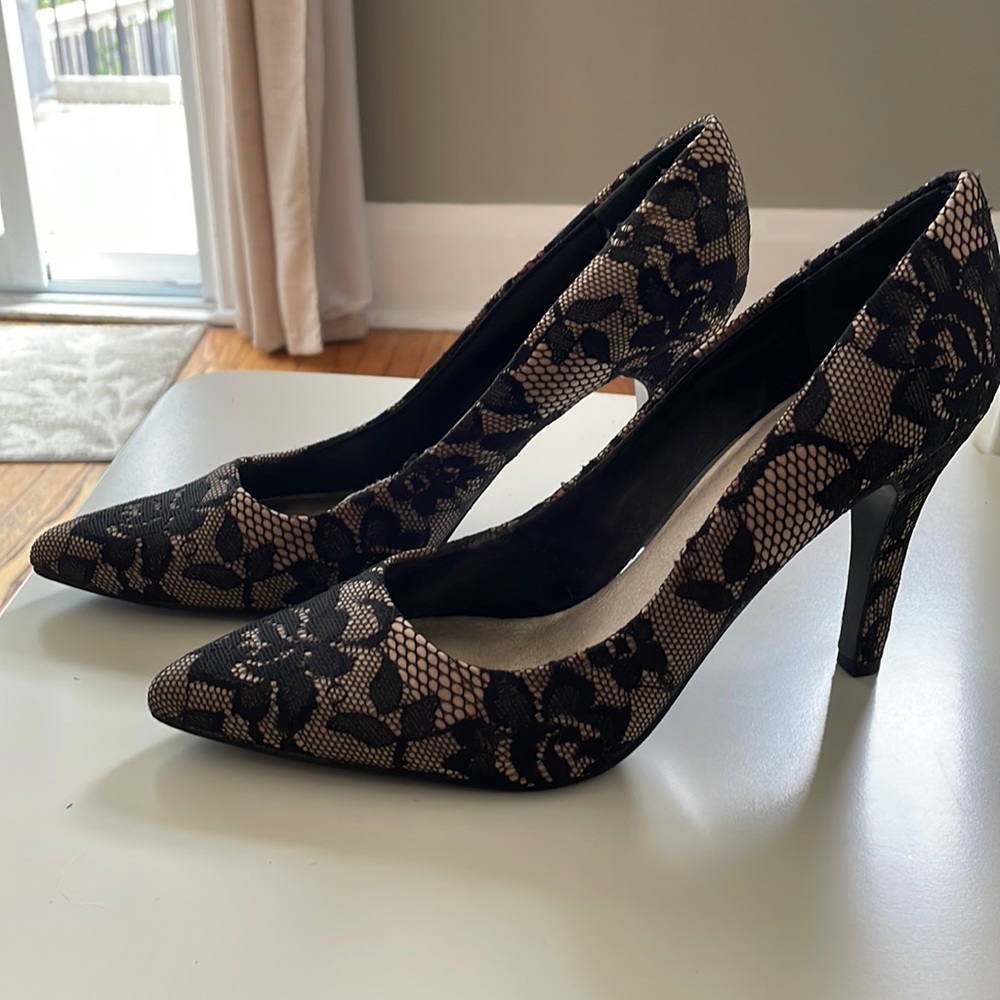 Nine West ‘Lace’ Heels